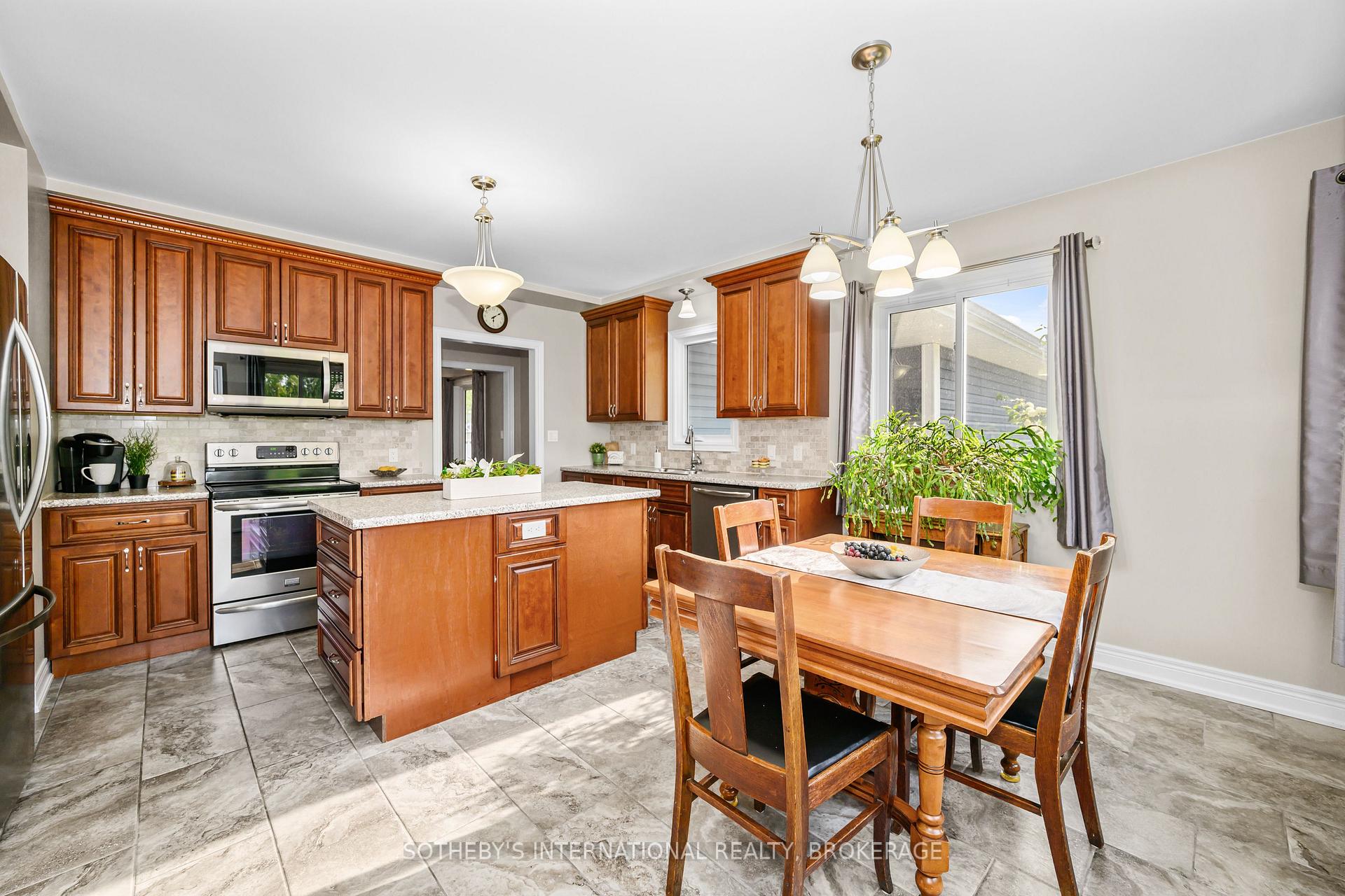 880 Edgemere Road
