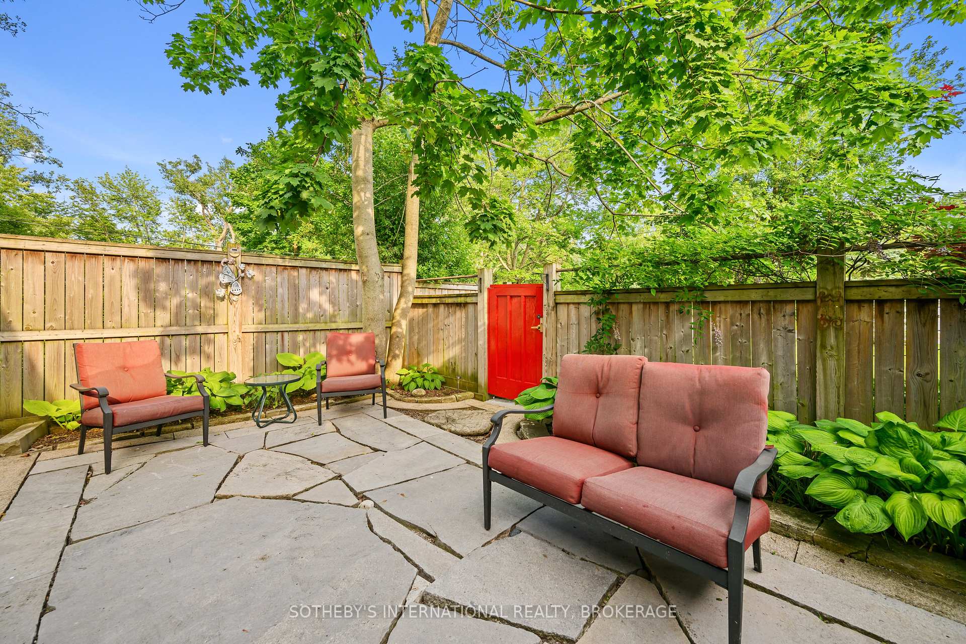 880 Edgemere Road