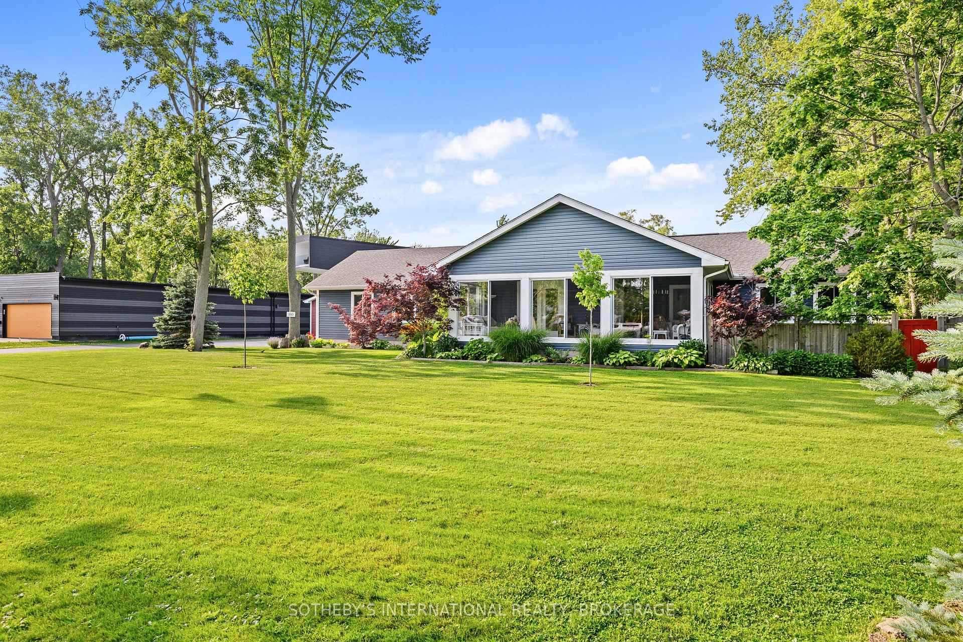 880 Edgemere Road