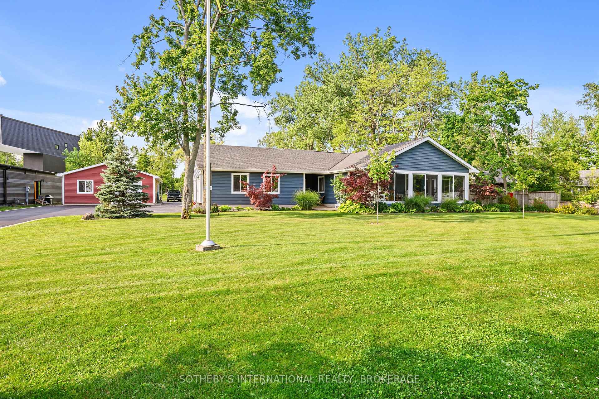 880 Edgemere Road