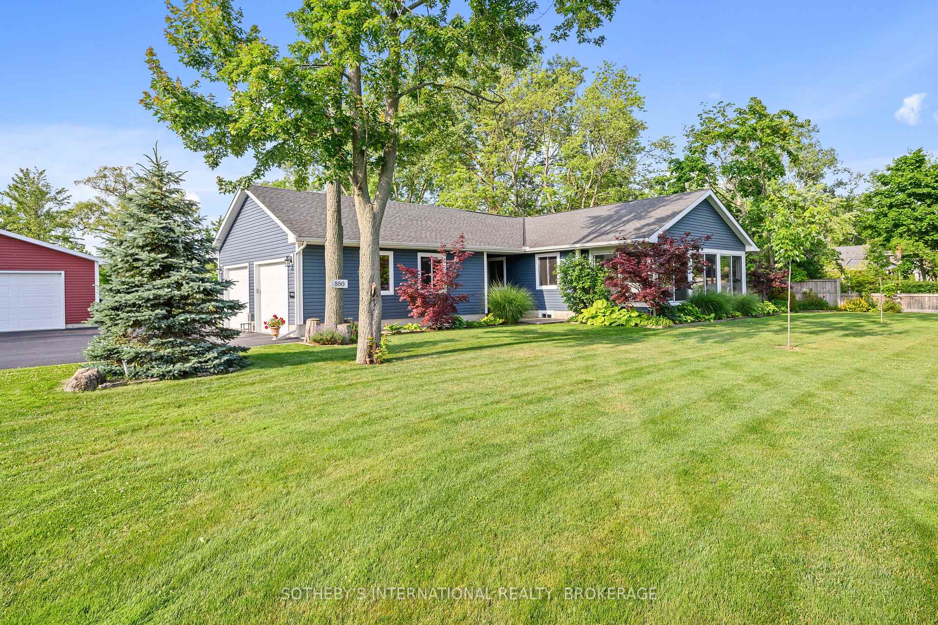 880 Edgemere Road