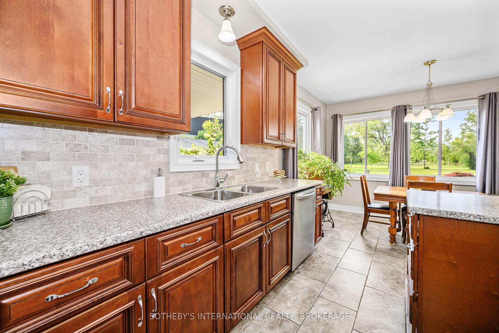 880 Edgemere Road
