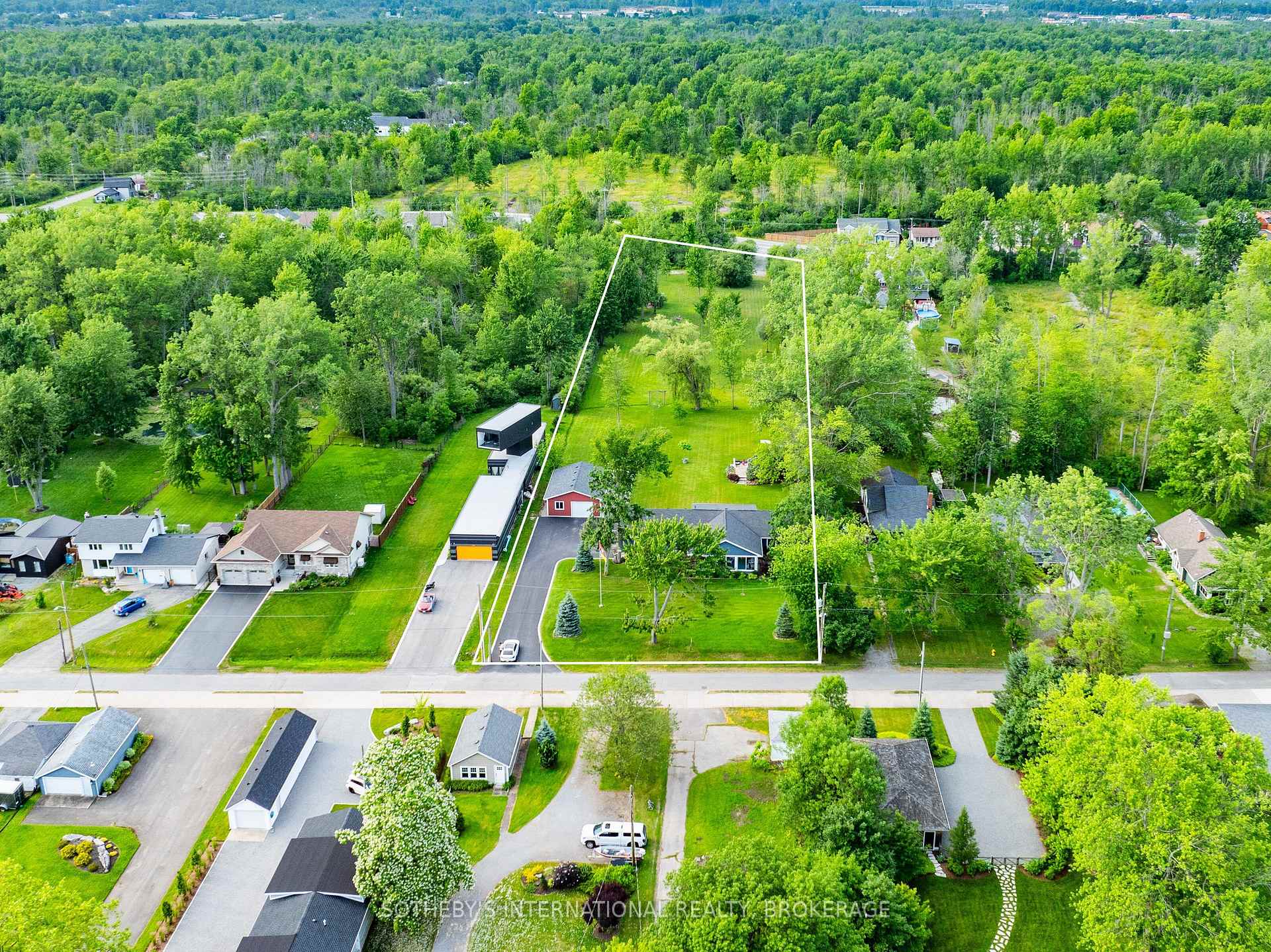 880 Edgemere Road