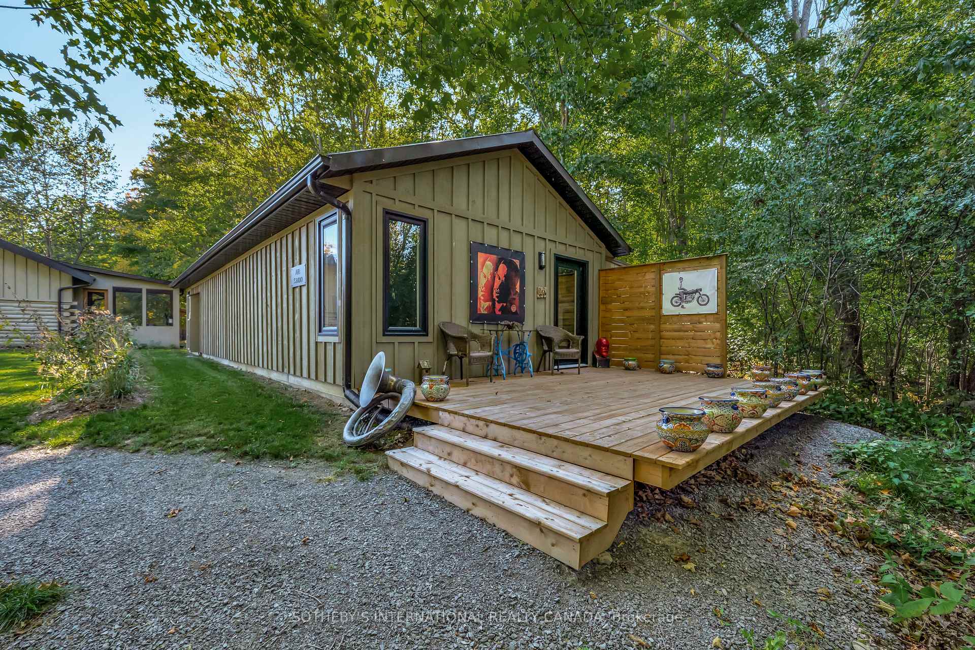 220 Easterbrook Road S