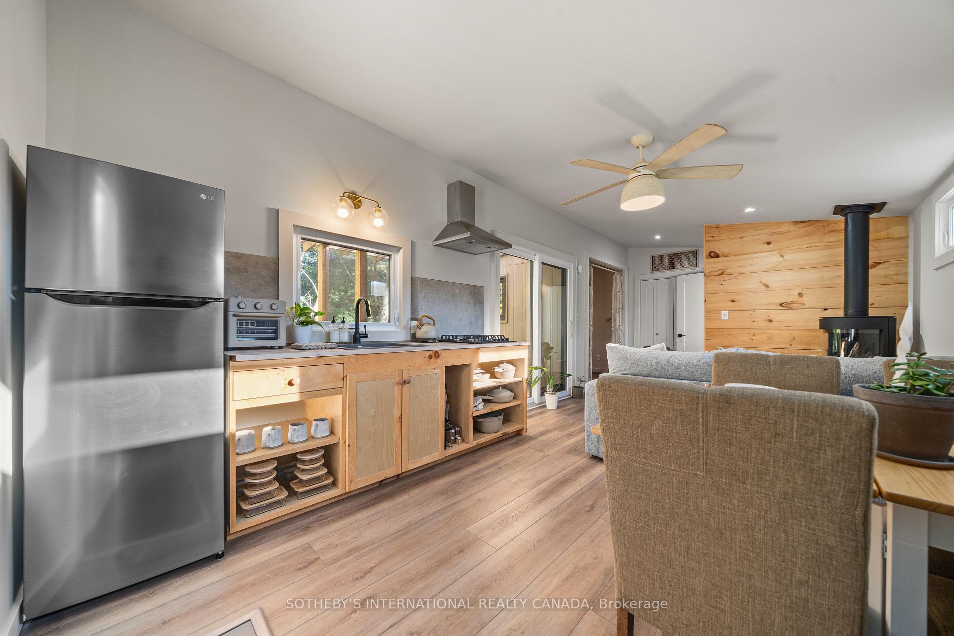 220 Easterbrook Road S