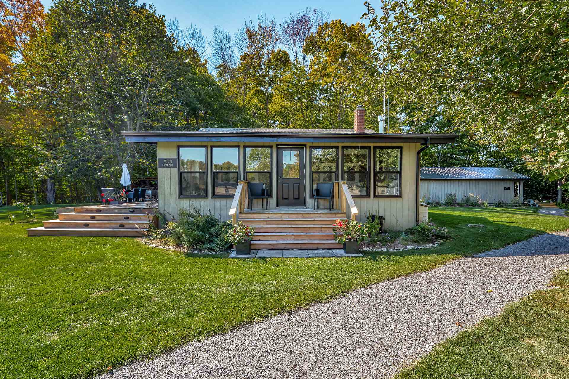 220 Easterbrook Road S