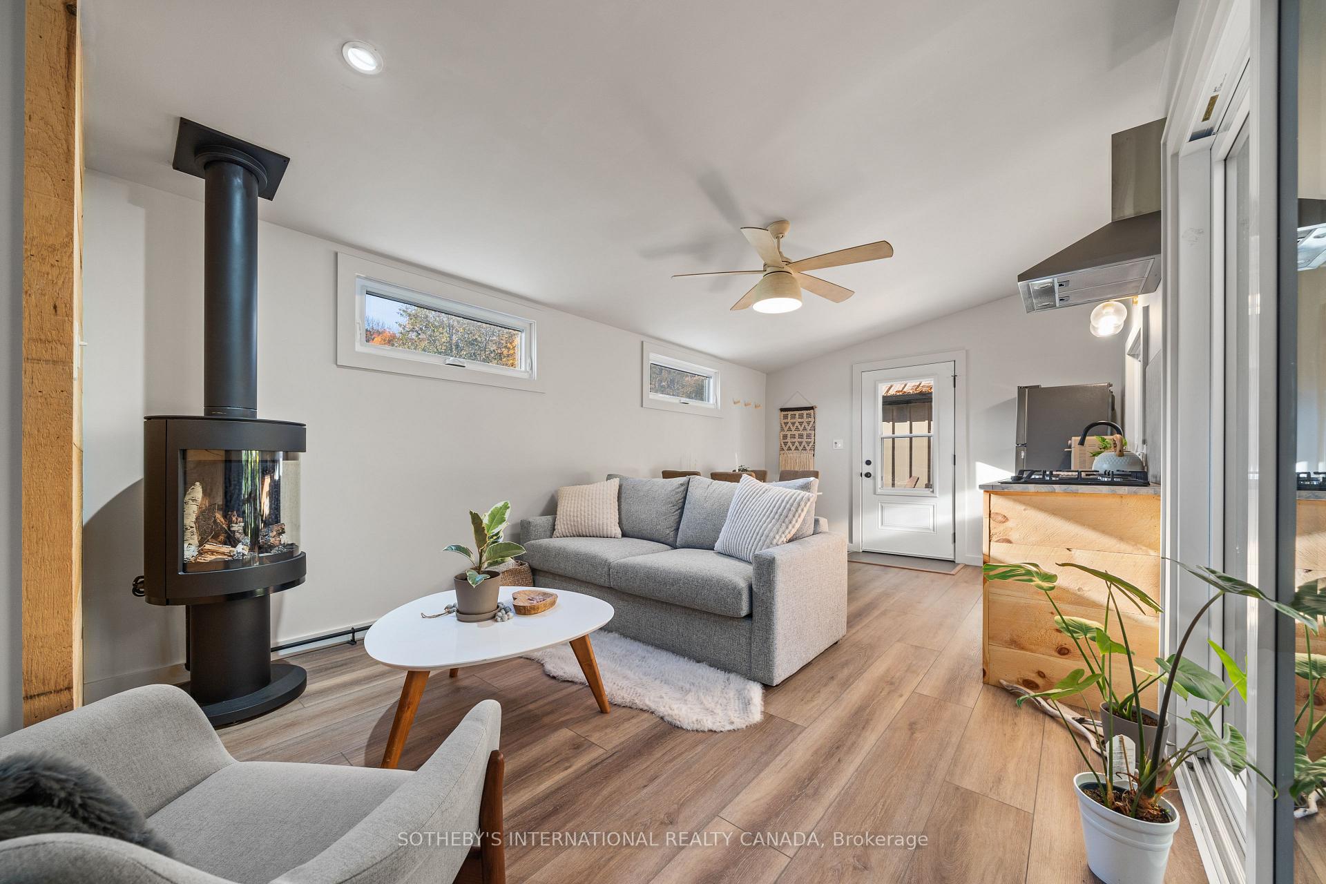 220 Easterbrook Road S