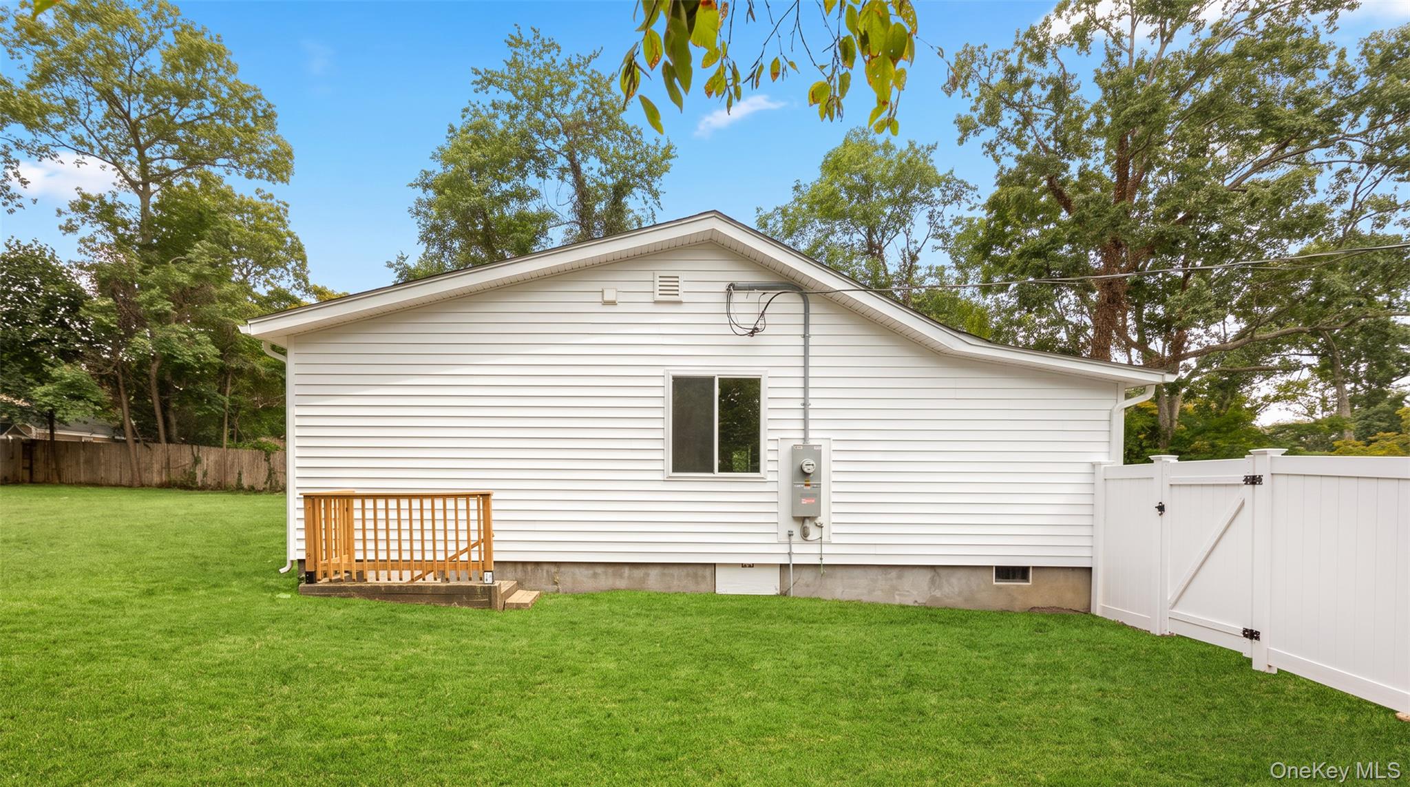 8 Woodlawn Avenue