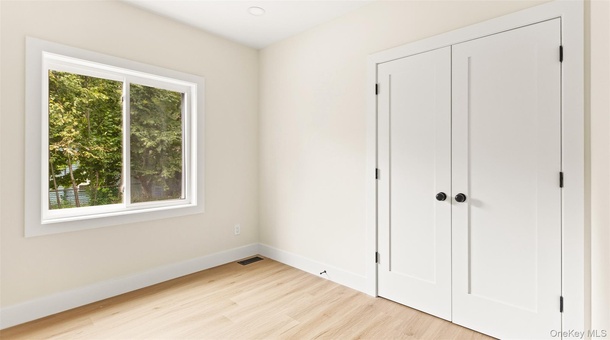 8 Woodlawn Avenue