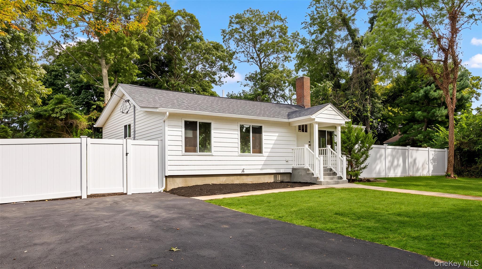 8 Woodlawn Avenue
