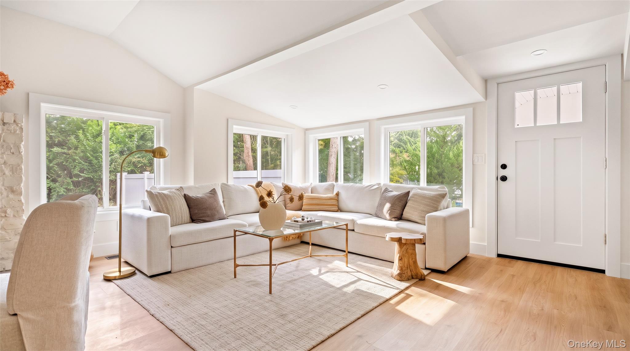8 Woodlawn Avenue