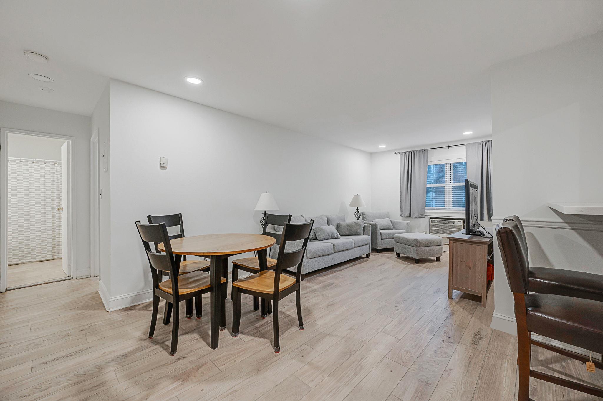 348 Lakeland Avenue Unit: 8A