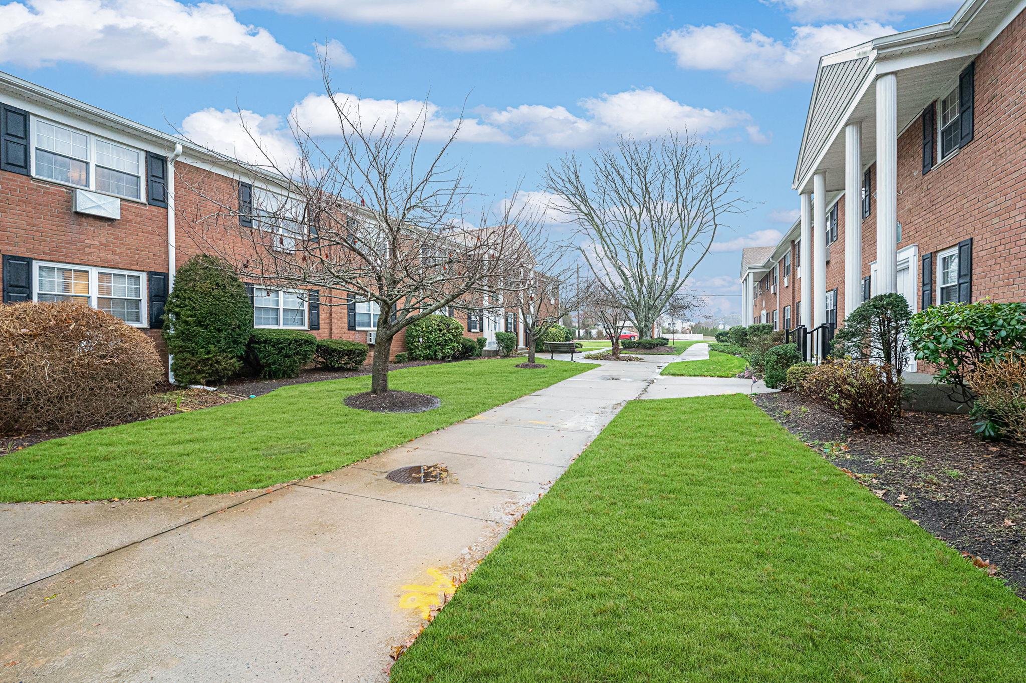 348 Lakeland Avenue Unit: 8A