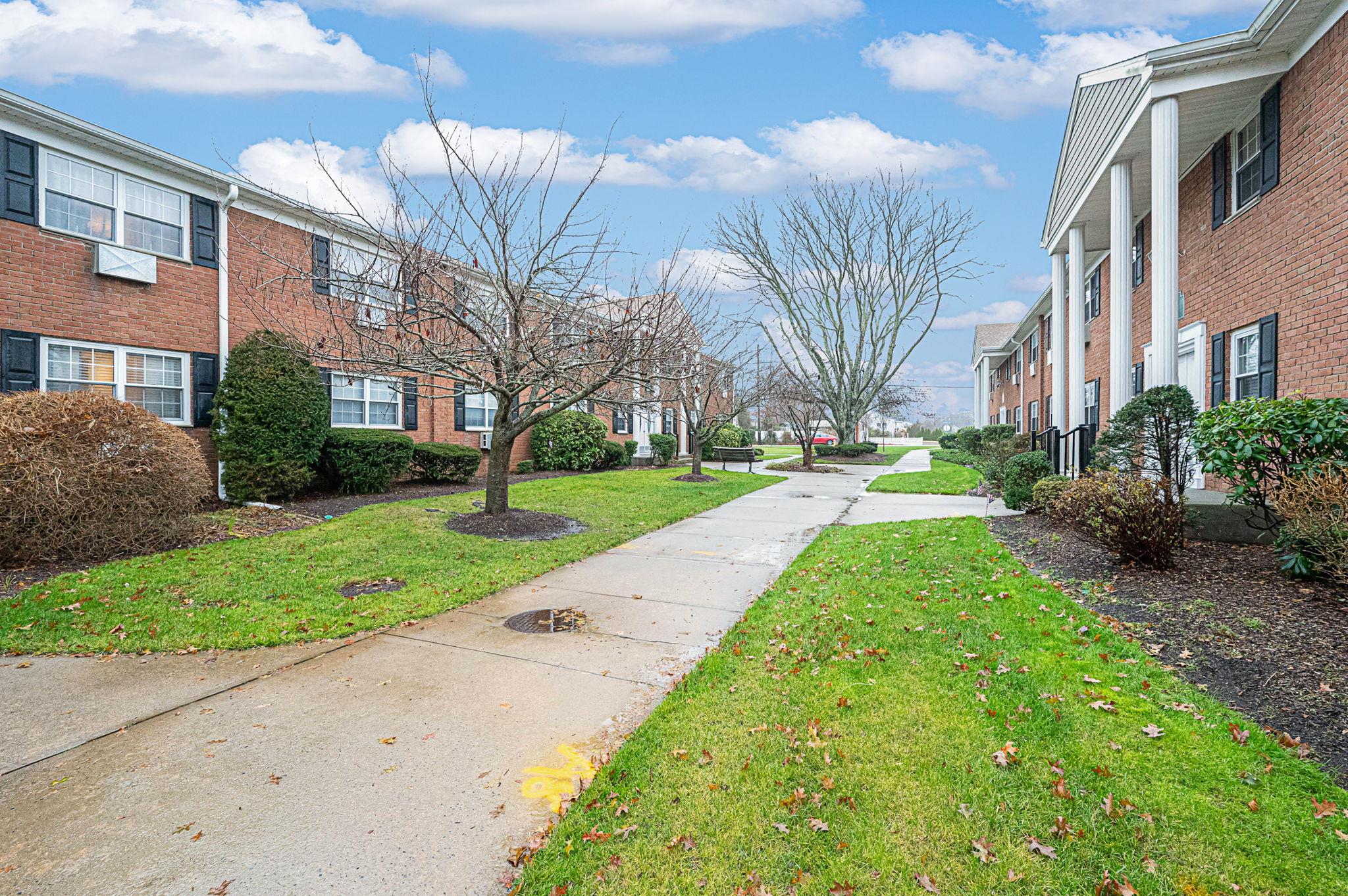 348 Lakeland Avenue Unit: 8A
