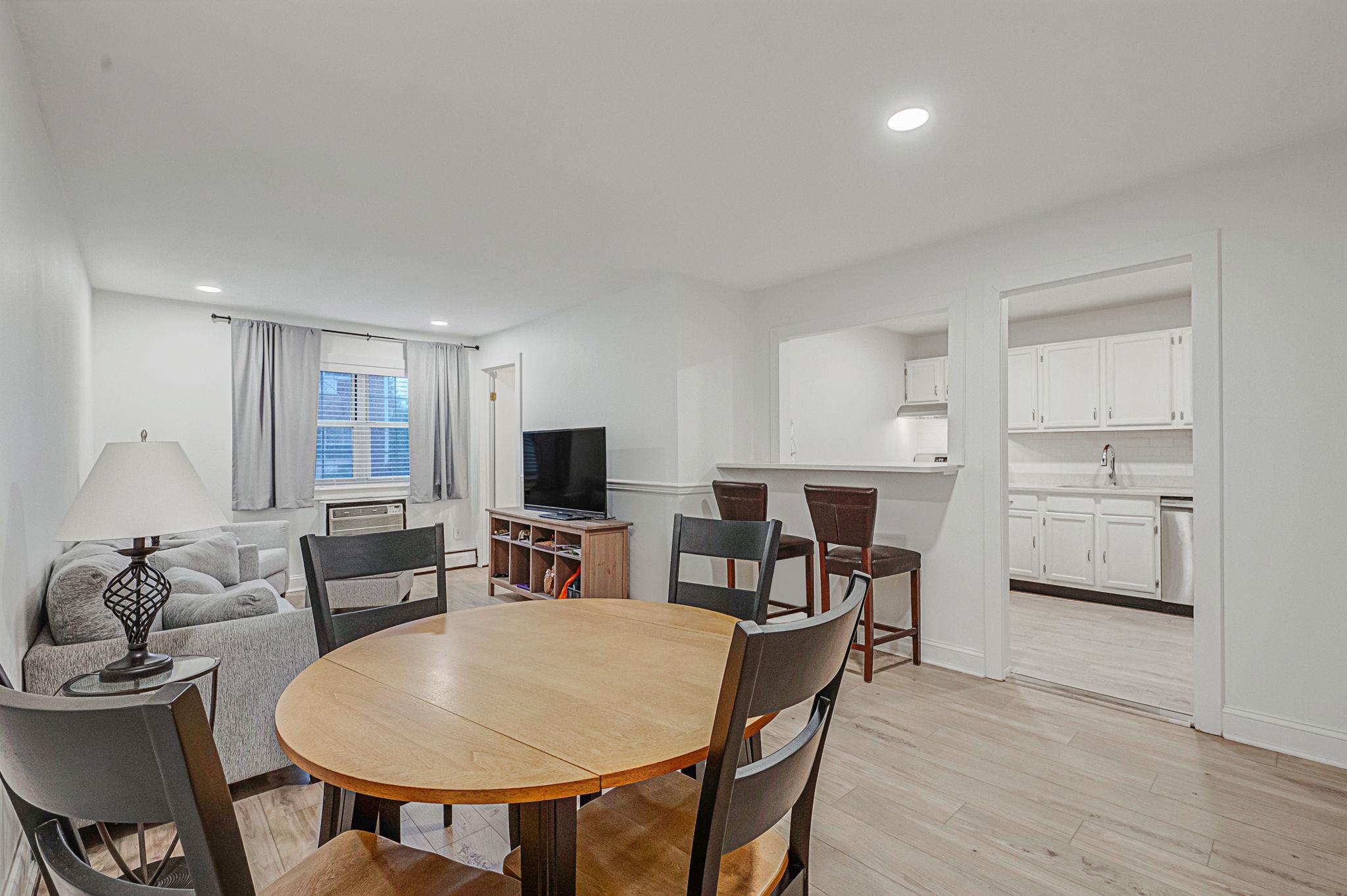 348 Lakeland Avenue Unit: 8A