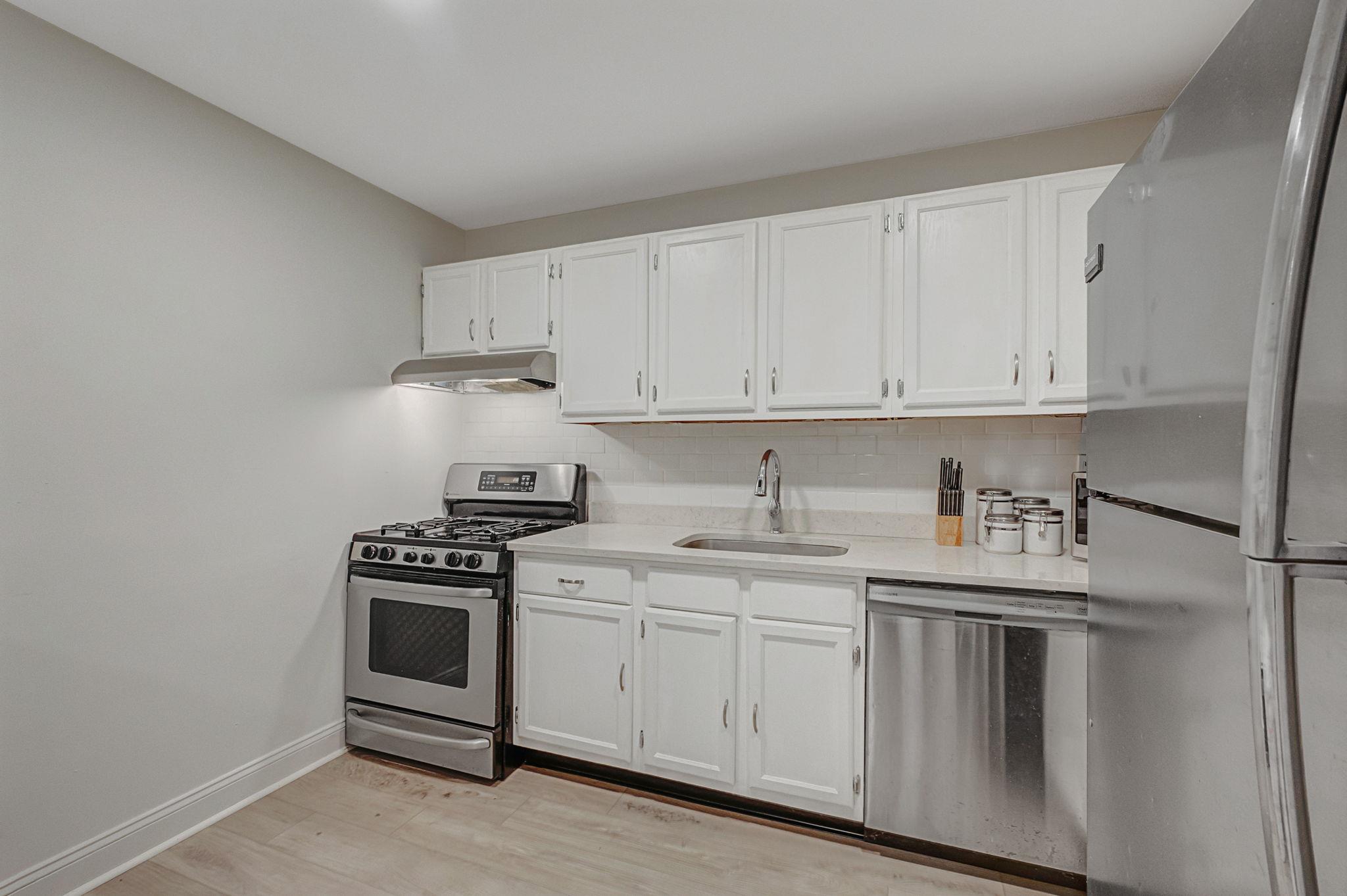 348 Lakeland Avenue Unit: 8A
