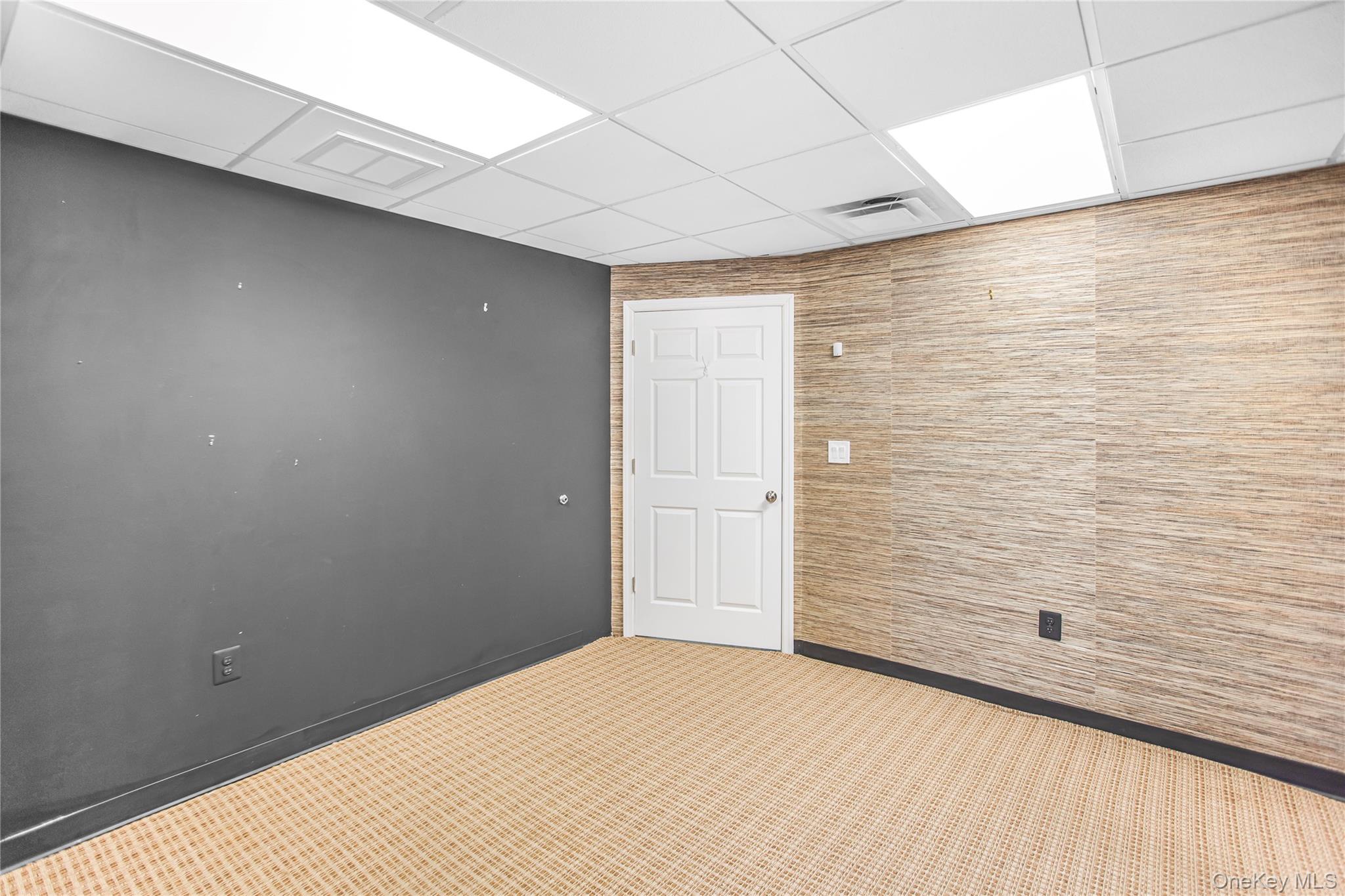 146 S Country Road Unit: 3