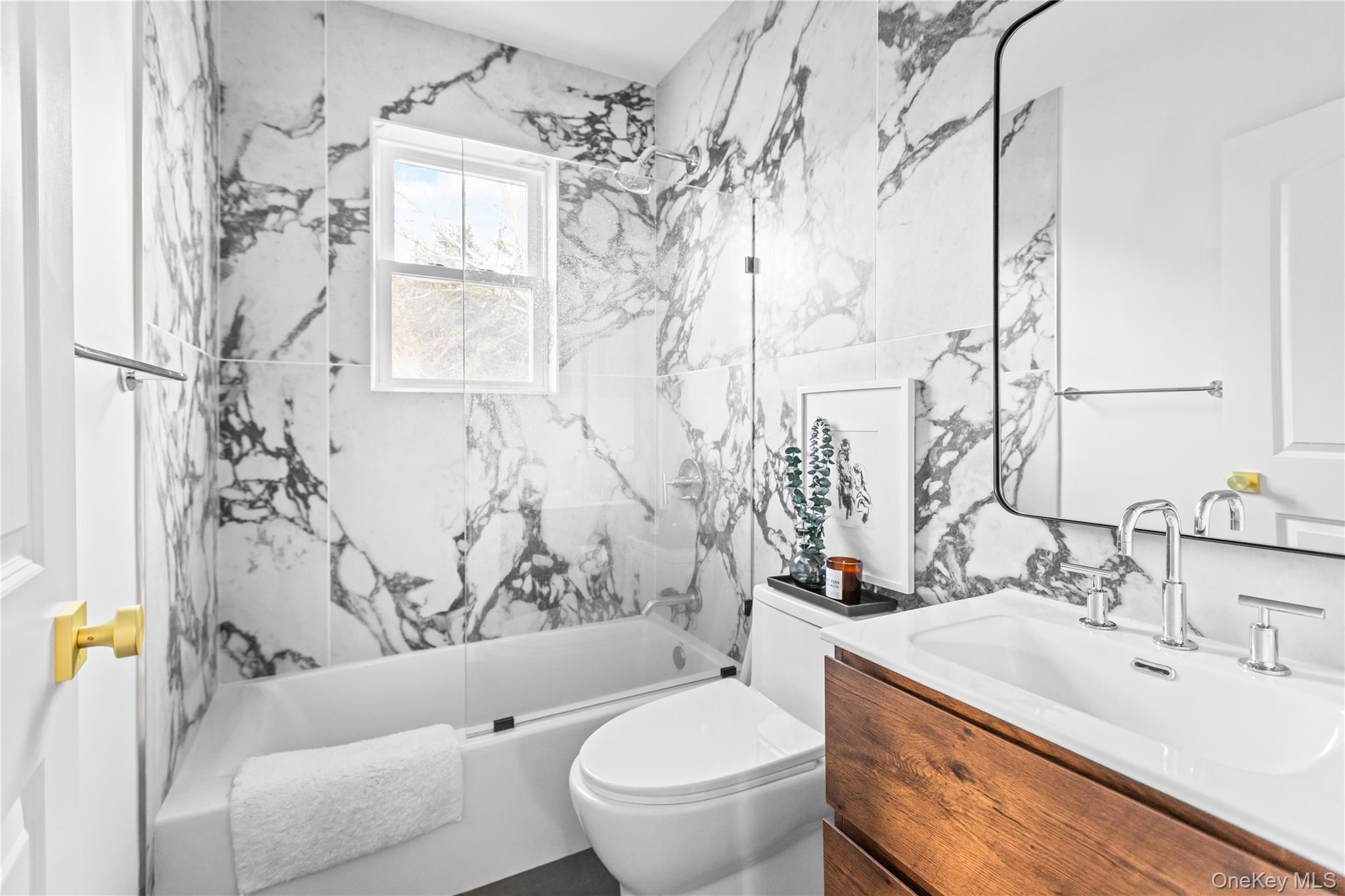 21 N Howells Point Road