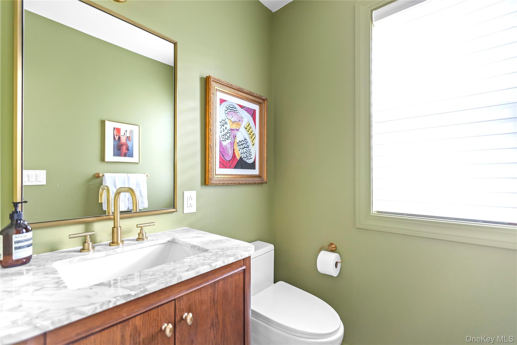 21 N Howells Point Road