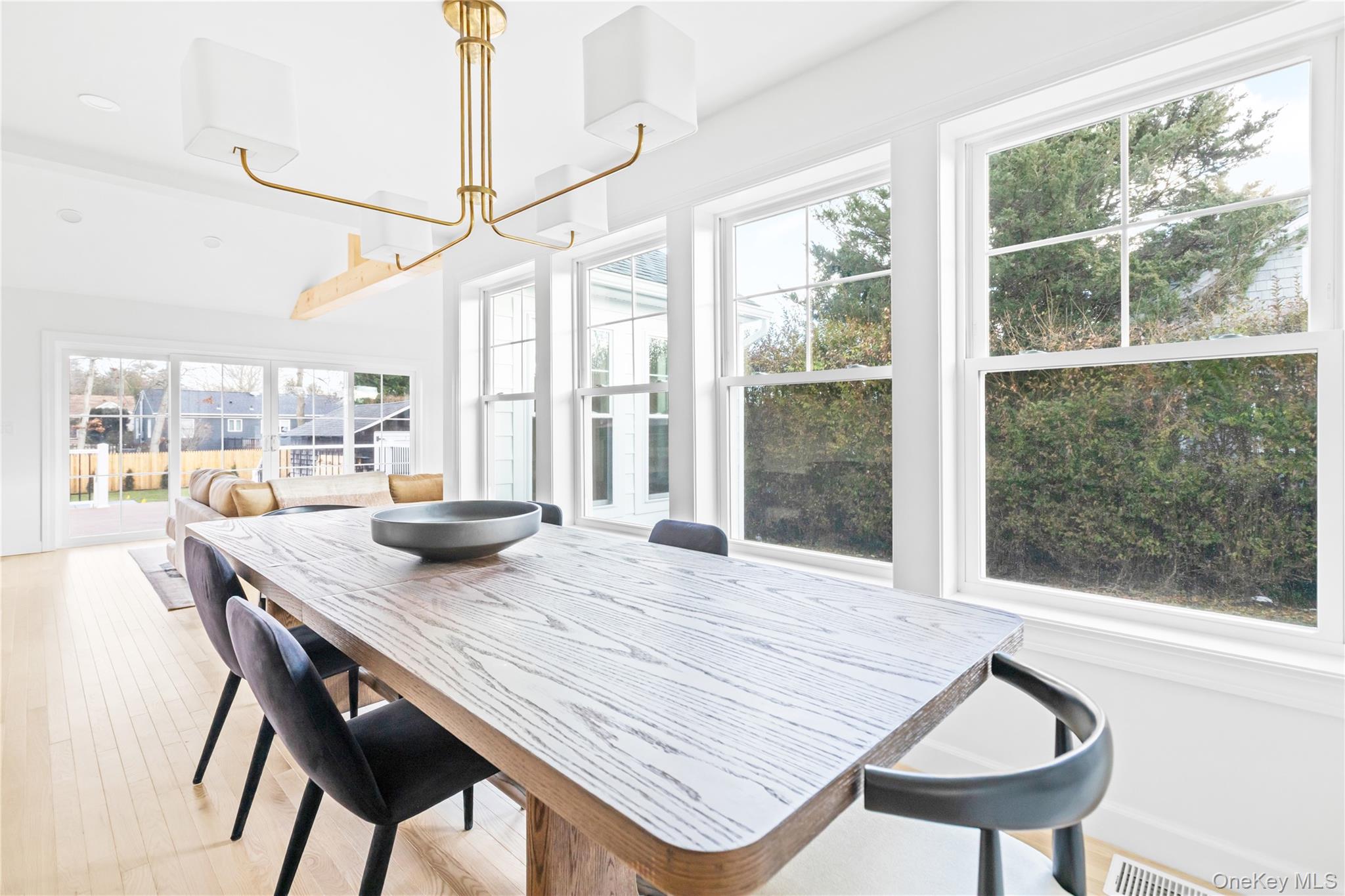 21 N Howells Point Road