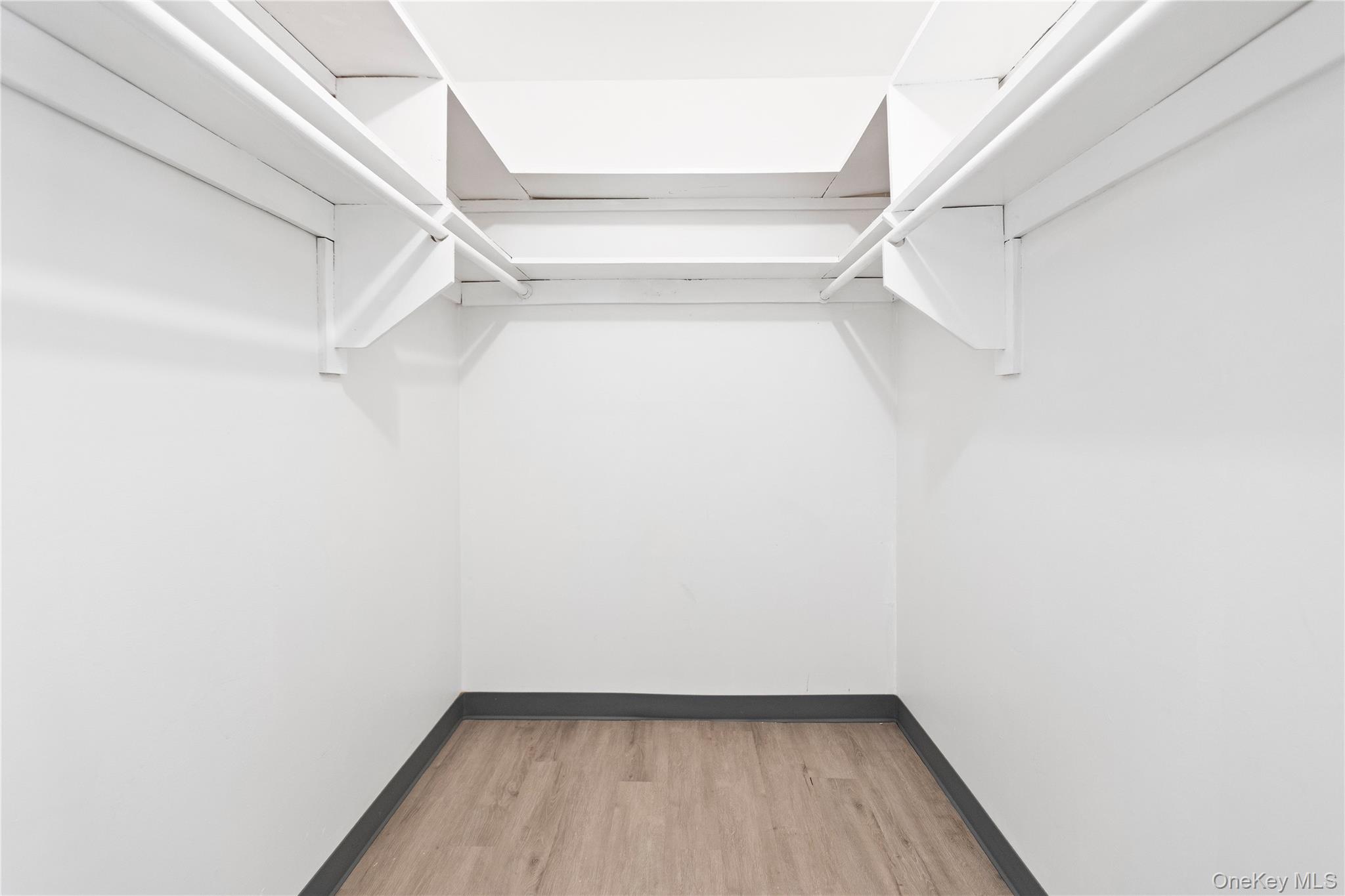 40 W 4th Street Unit: 215