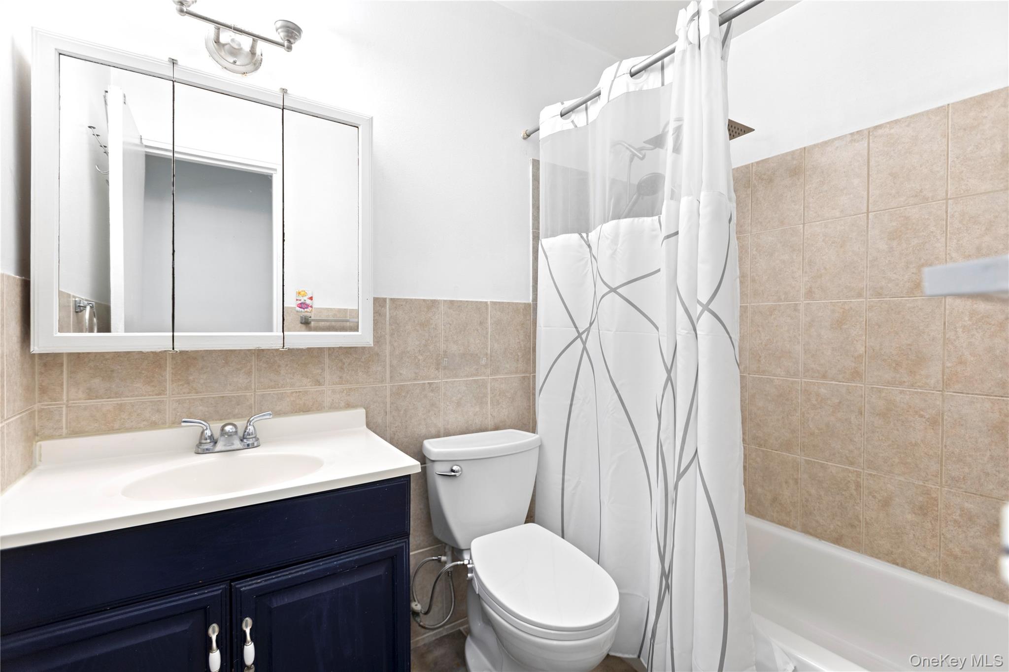 40 W 4th Street Unit: 215