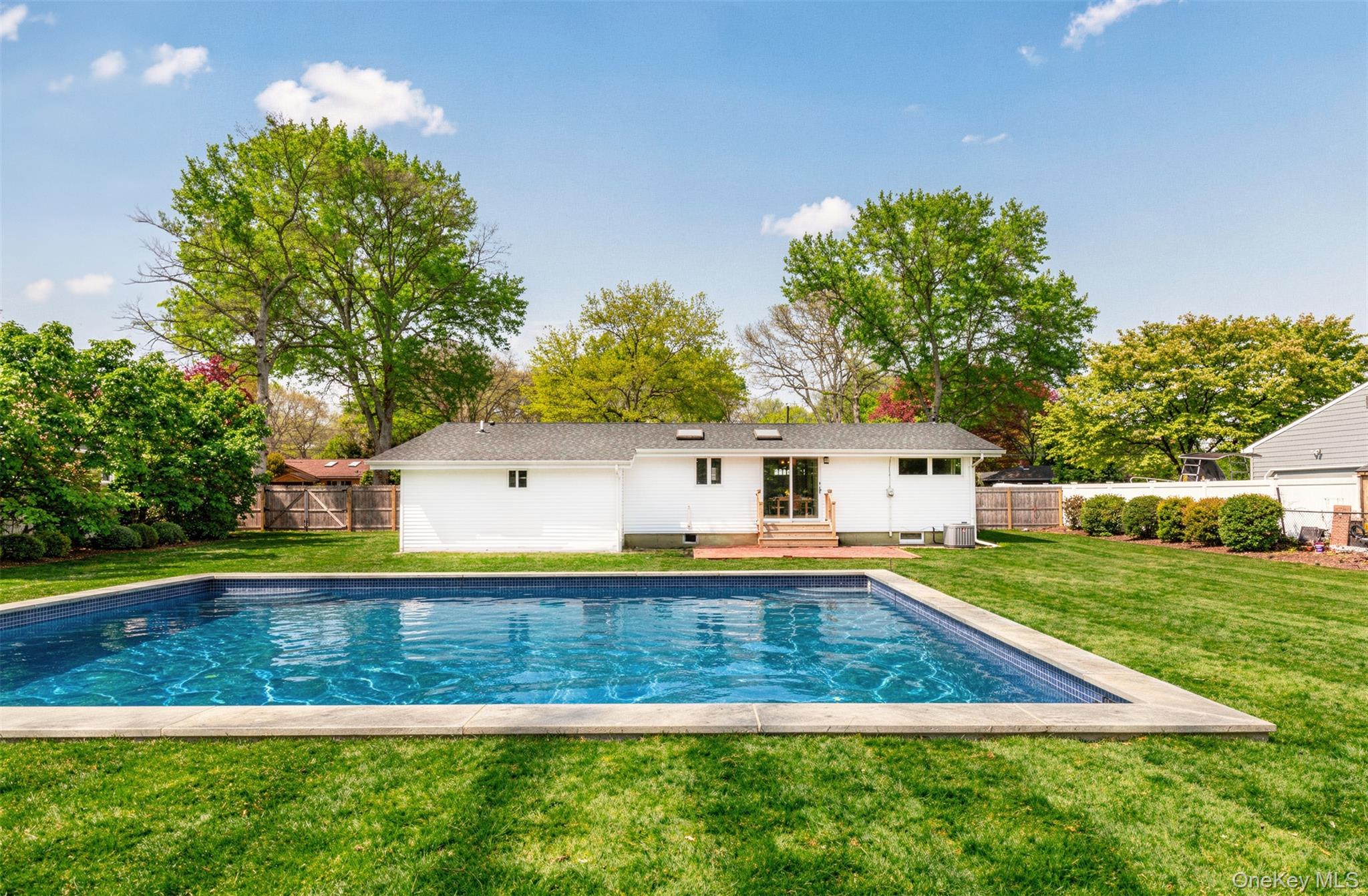 58 N Howells Point Road