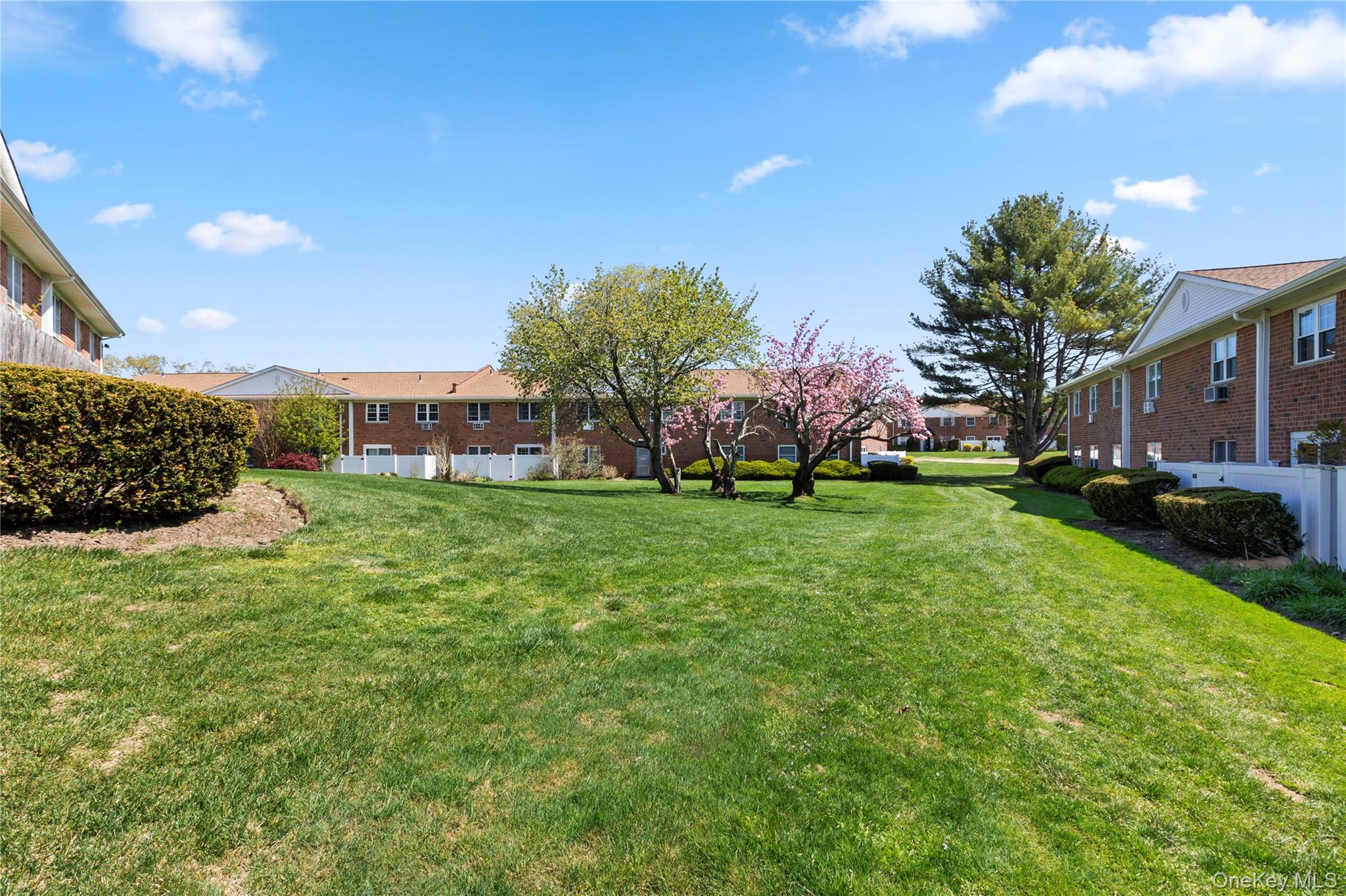 460 Old Town Road Unit: 19H