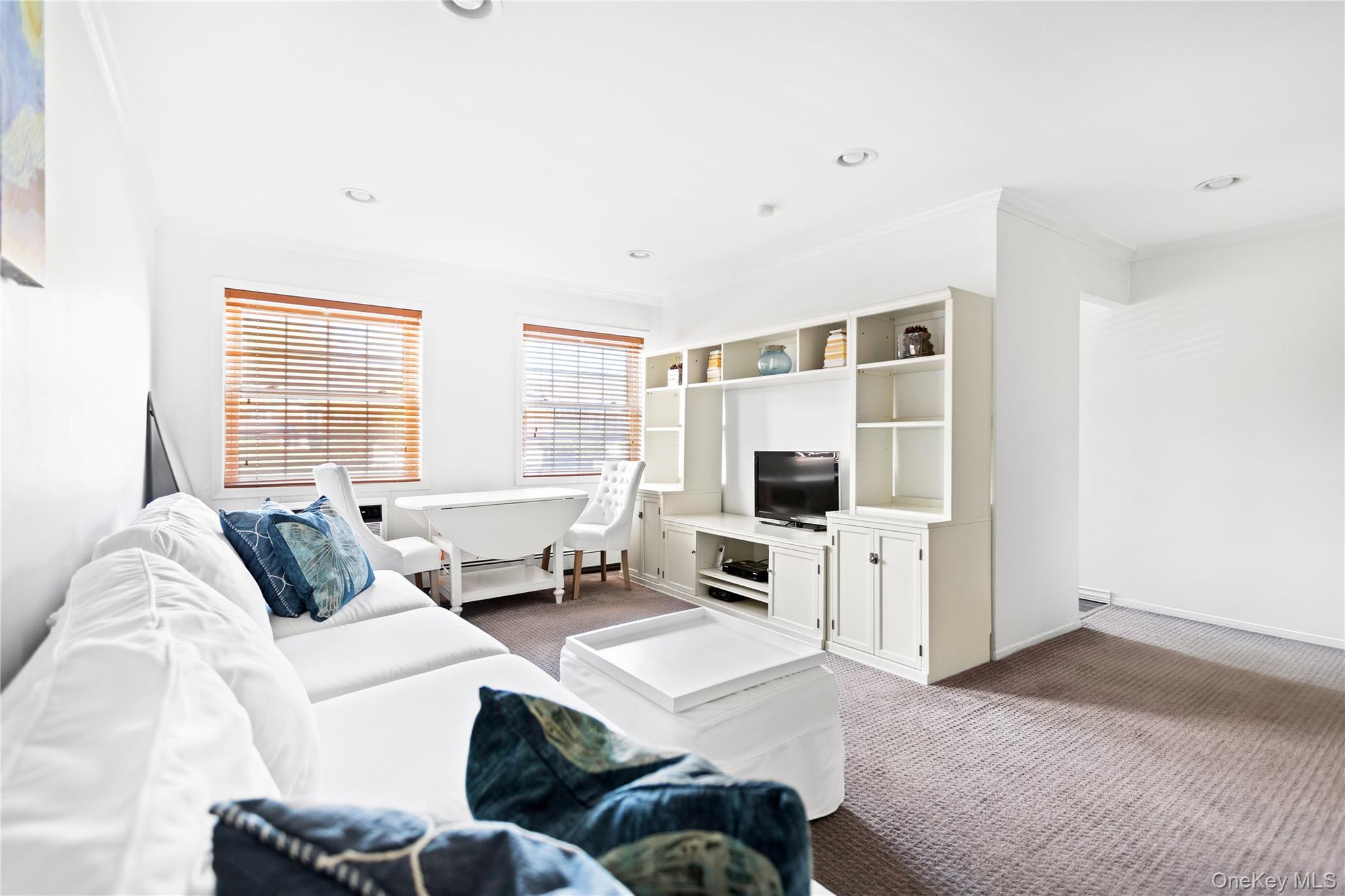 460 Old Town Road Unit: 19H