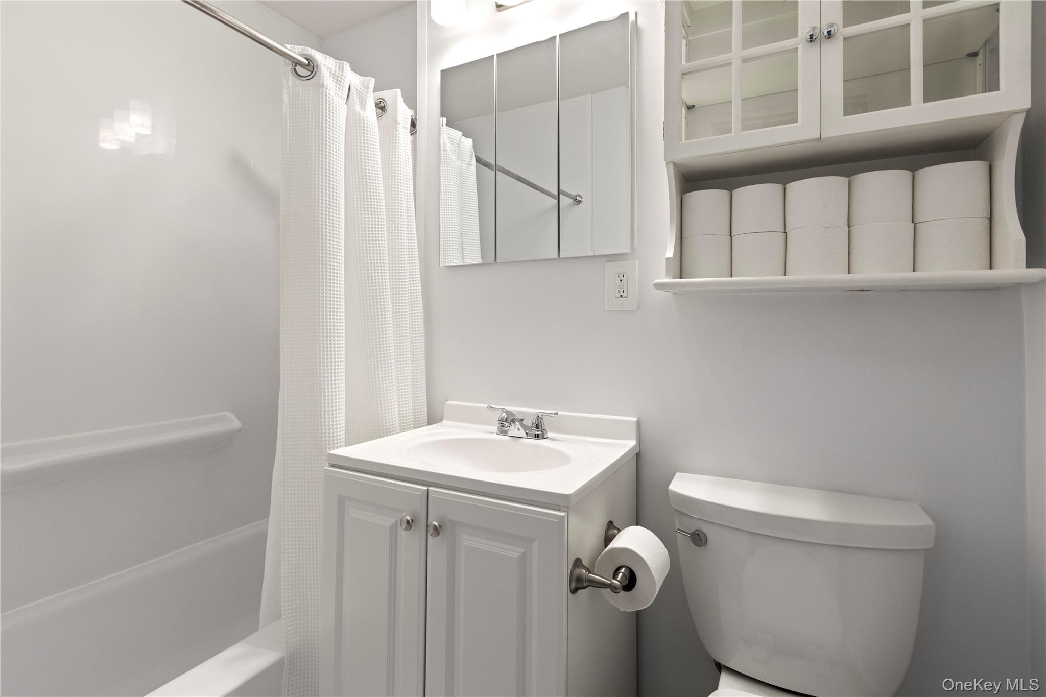 460 Old Town Road Unit: 19H