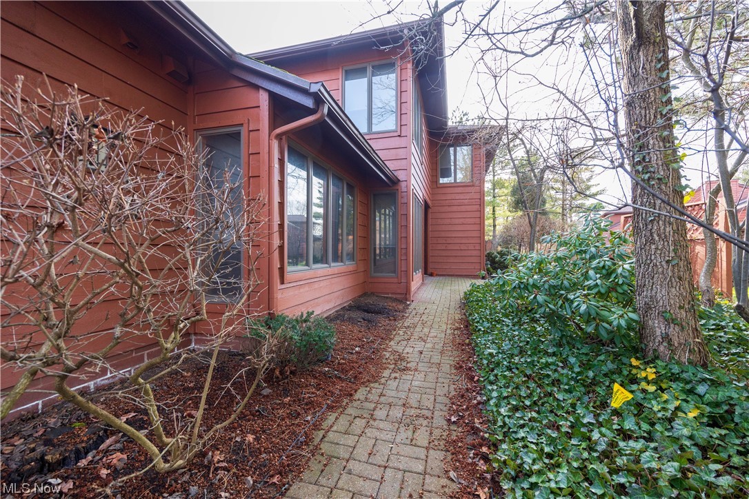 25872 Fairmount