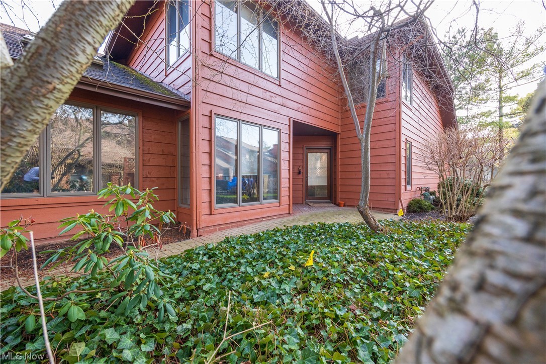 25872 Fairmount