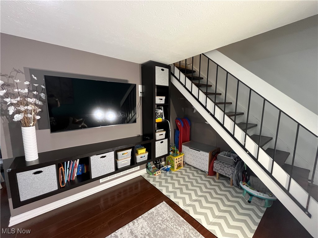 727 Tollis Pky