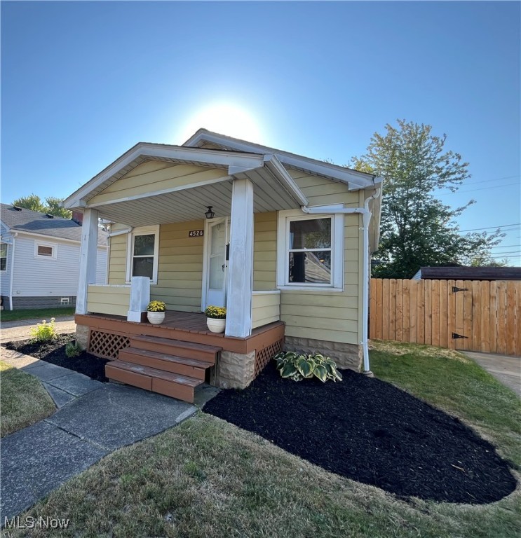4526 W 147th Street