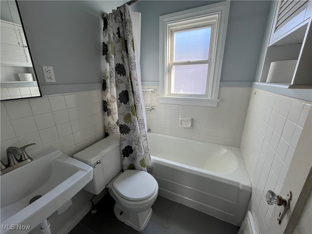 4526 W 147th Street