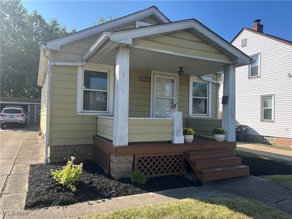 4526 W 147th Street