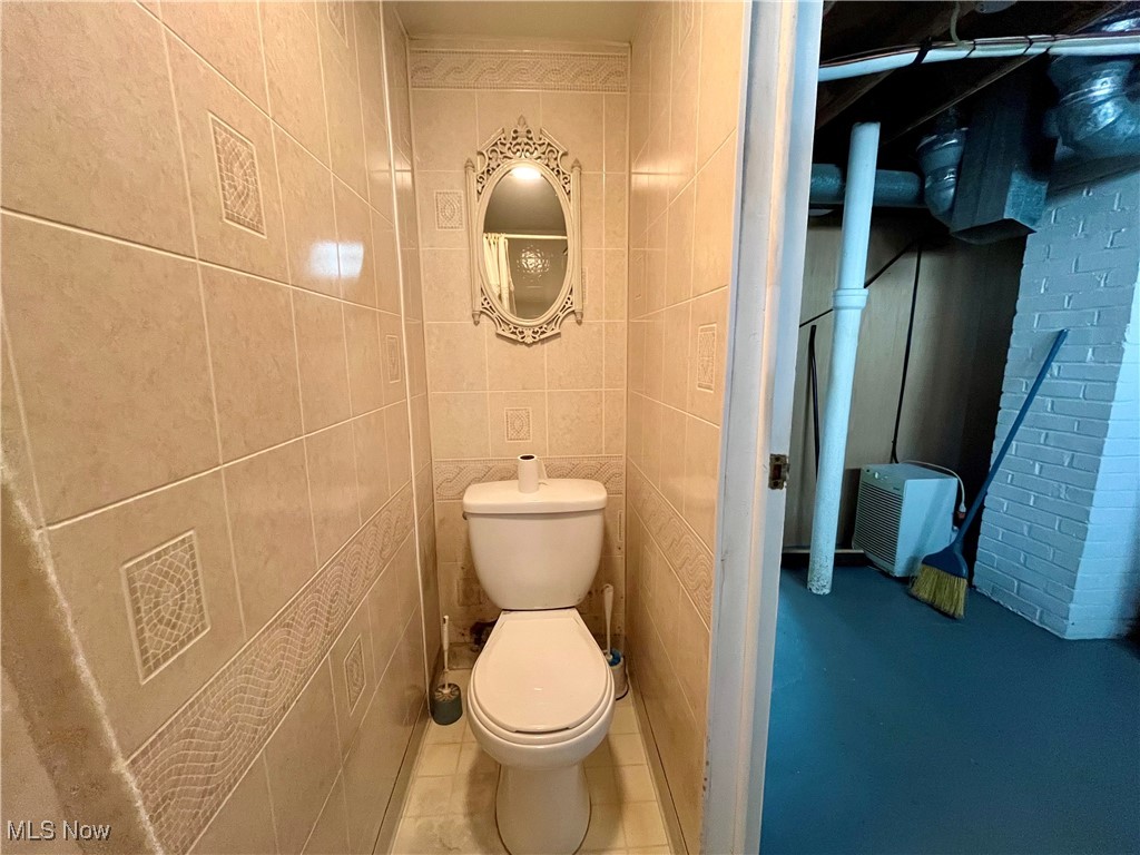 13619 Thraves Avenue