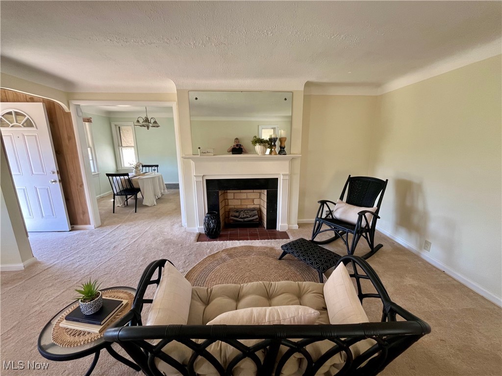 13619 Thraves Avenue