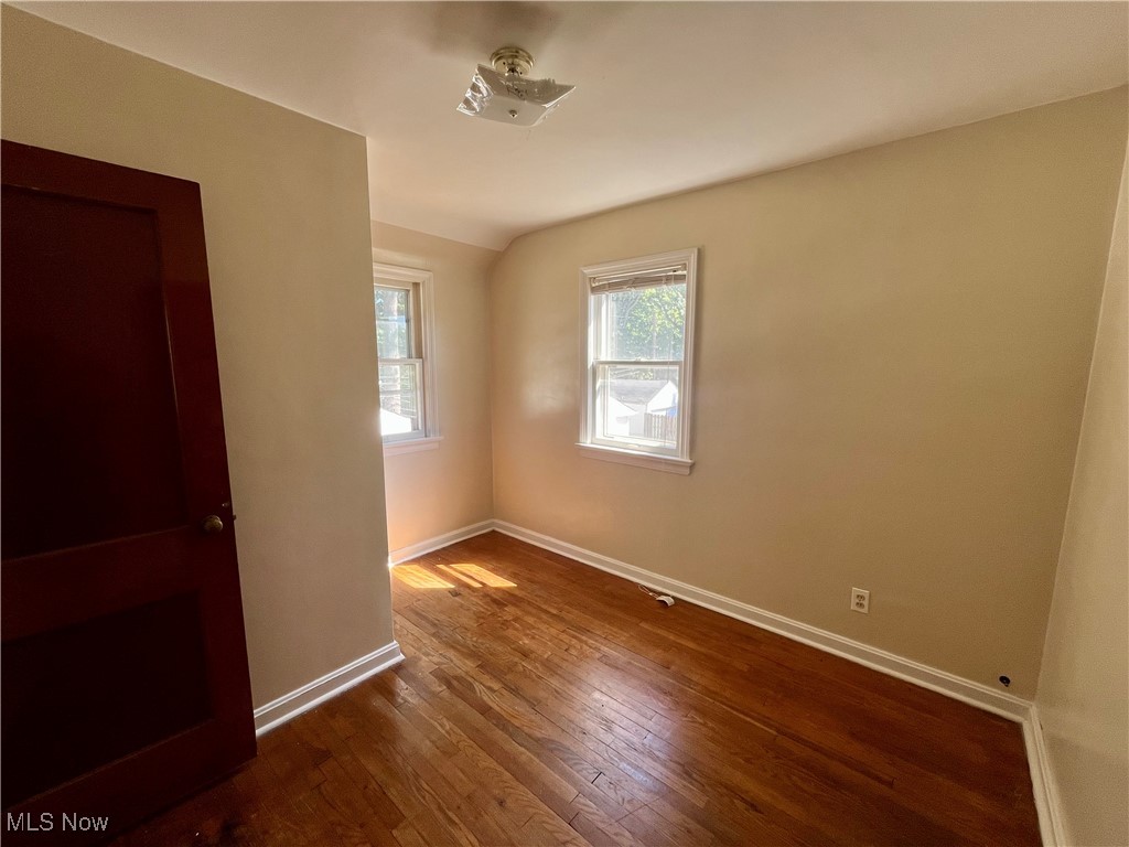 13619 Thraves Avenue