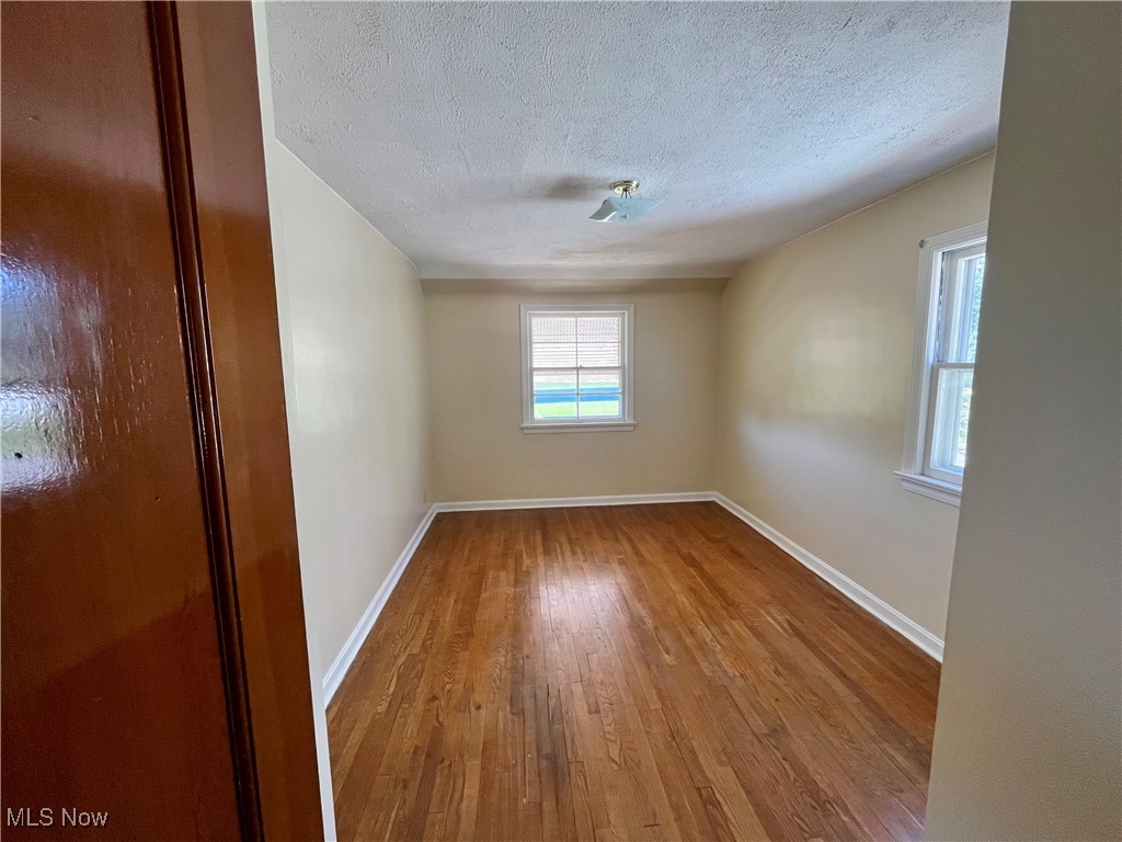 13619 Thraves Avenue