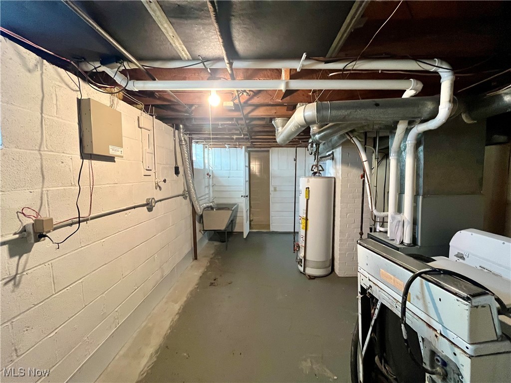 13619 Thraves Avenue