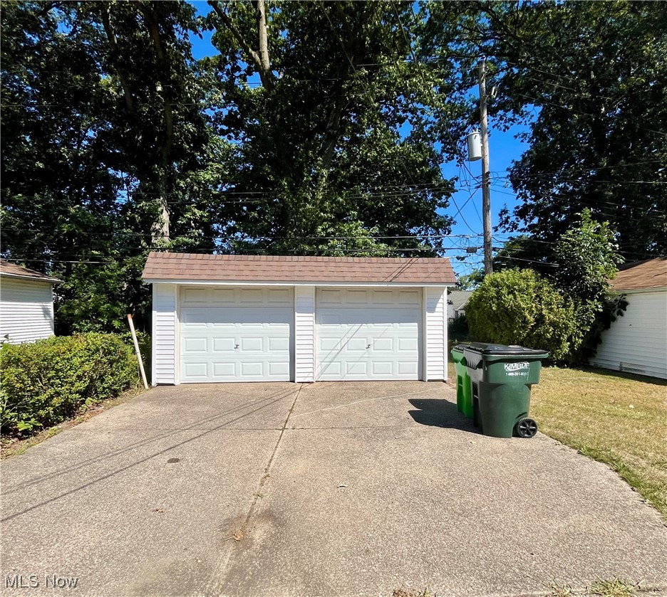 13619 Thraves Avenue