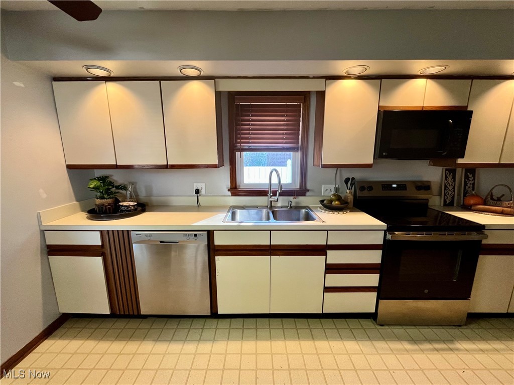 2348 N Haven Boulevard