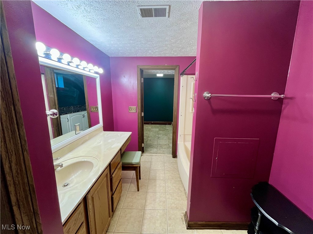 2348 N Haven Boulevard