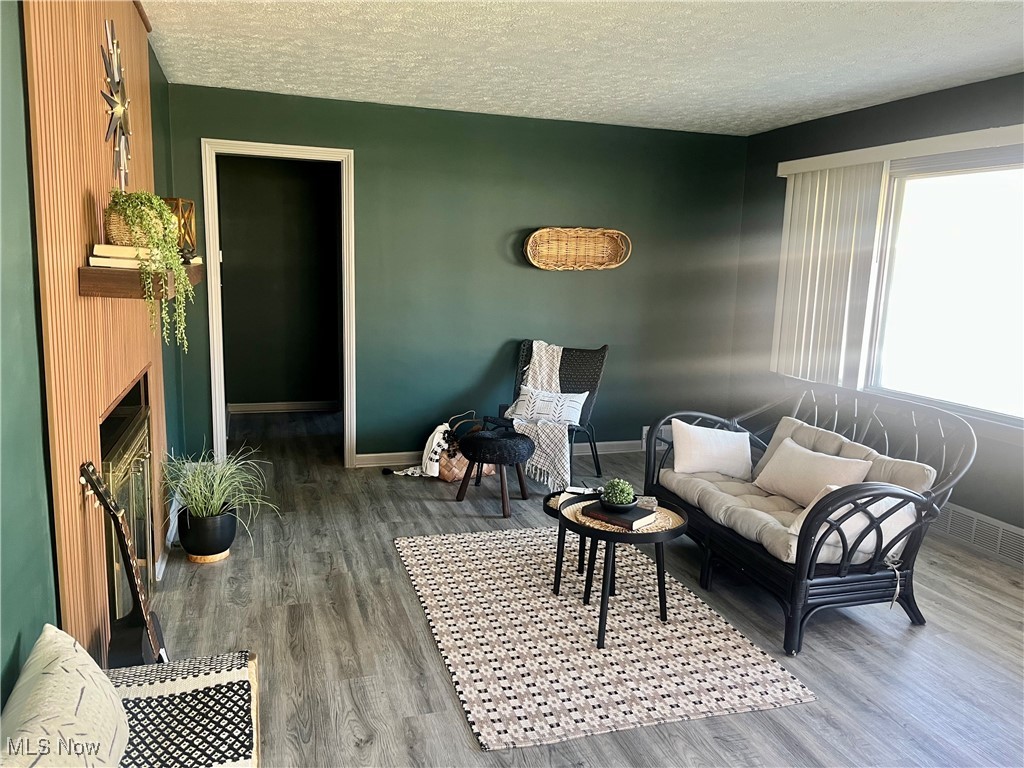 2348 N Haven Boulevard