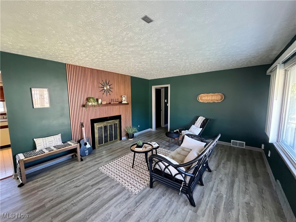 2348 N Haven Boulevard