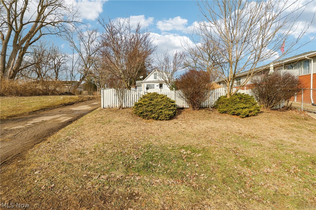 575 Flora Avenue