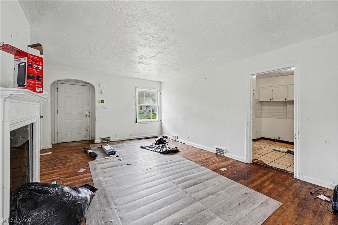 1358 Peckham Street