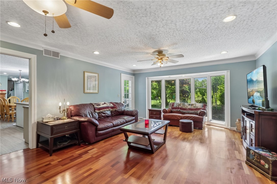 5785 Lamplighter Drive