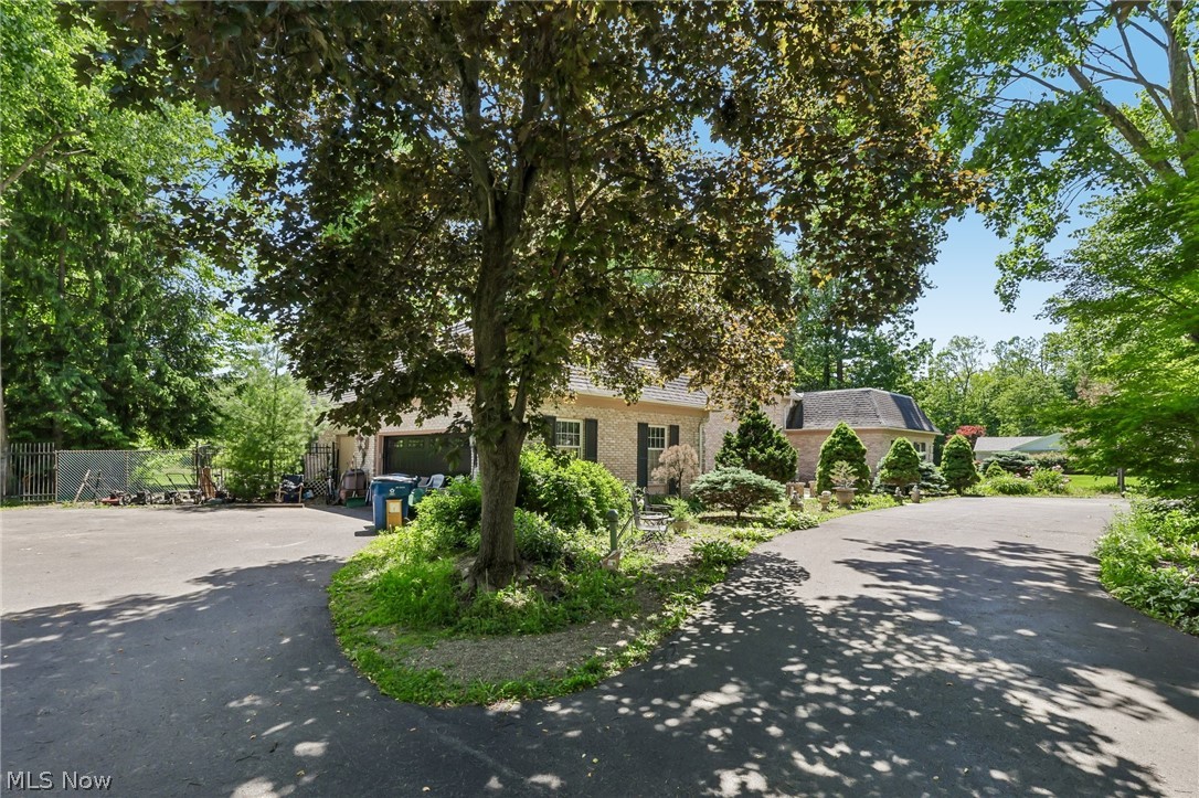 5785 Lamplighter Drive